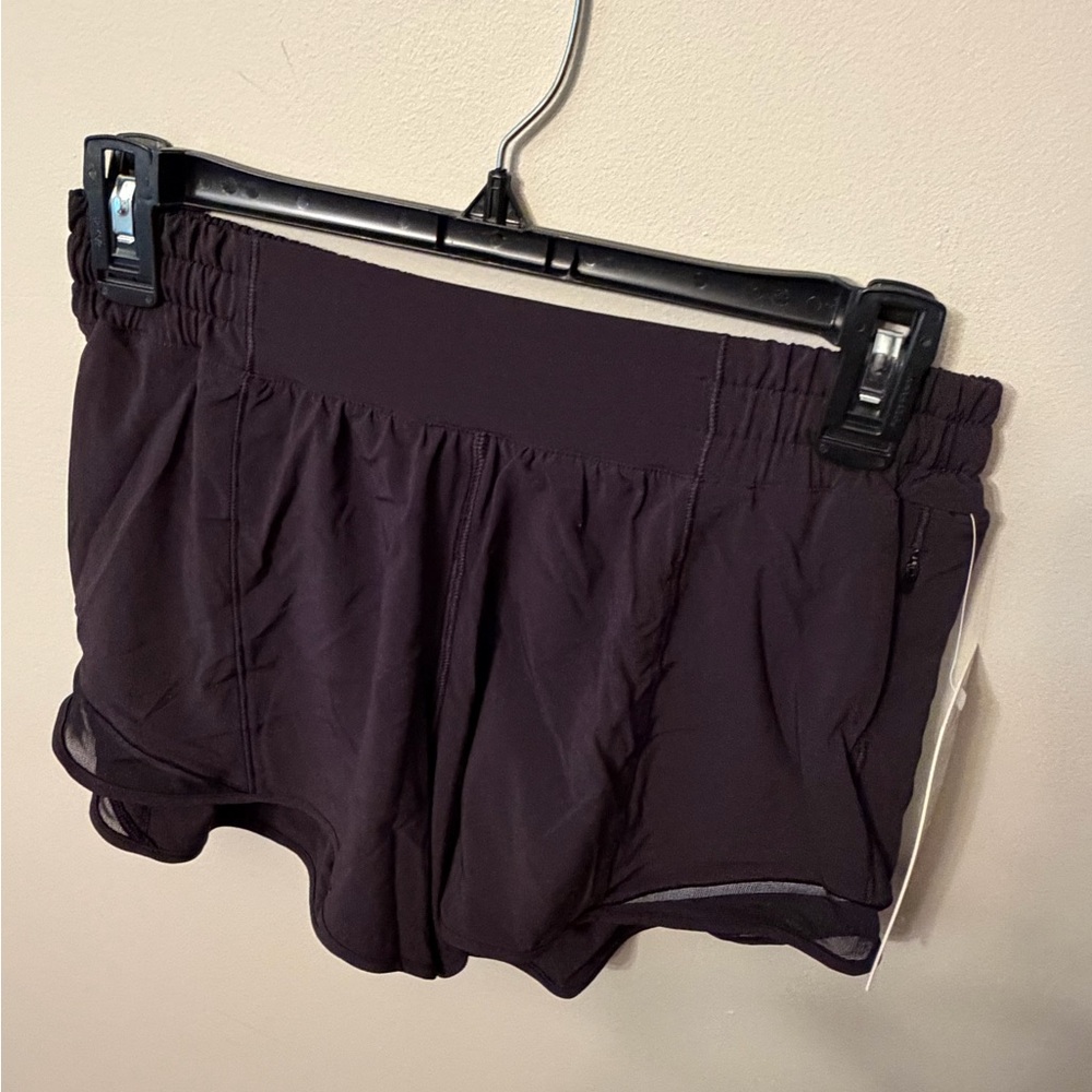 312. NWT Lululemon Hotty Hot Low Rise Shorts 4” Inseam In Black